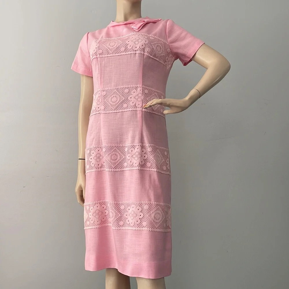 Vintage Pink Linen and Lace Carol Brent Dress - Picture 11 of 17